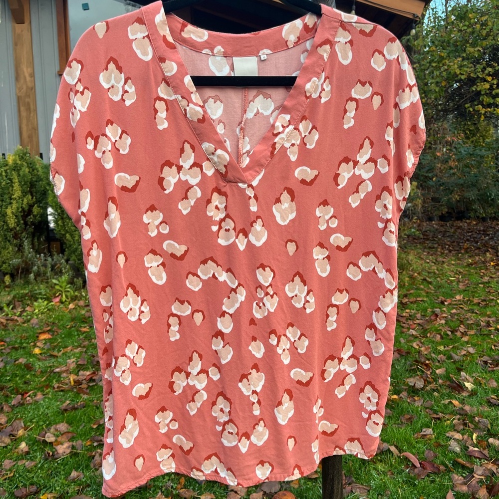 Floral V-Neck Women's Top - Coral